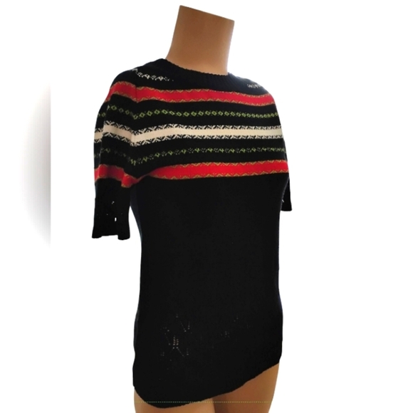 Vintage Crew Neck Sweater - Black, Red, Green, White - Picture 2 of 6